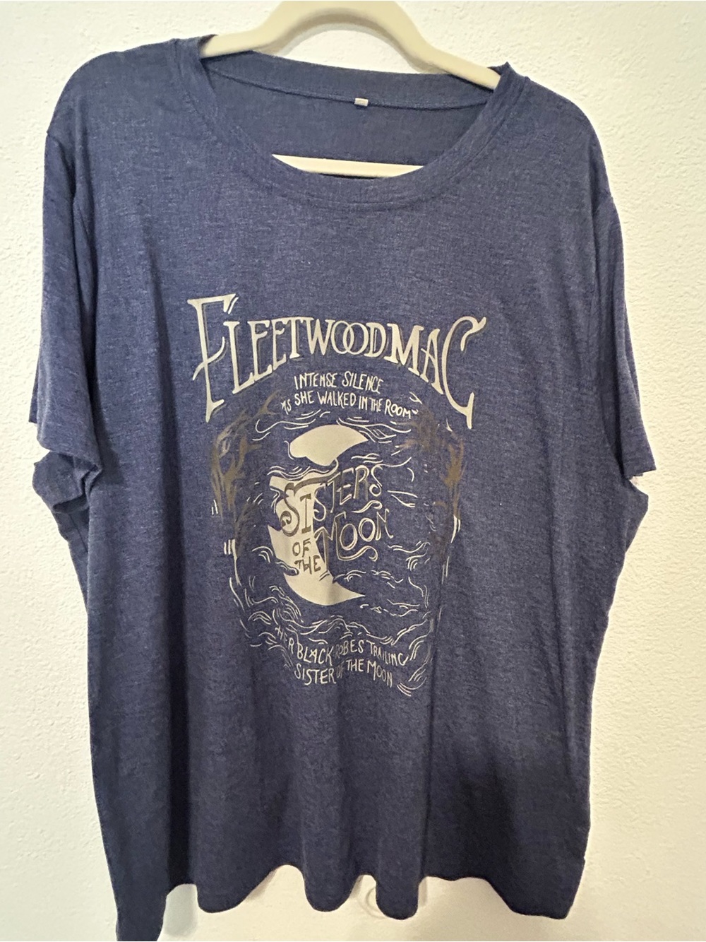 Graphic Short Sleeve Tee in Navy Blue